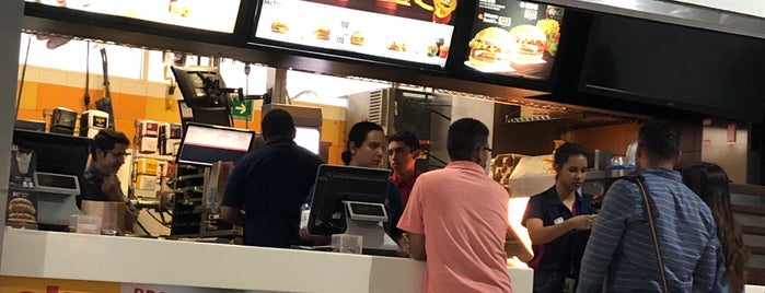 McDonald's is one of Lugares favoritos de JoseRamon.