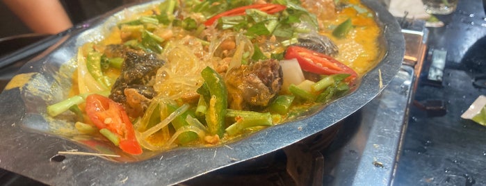 Lẩu Bò Chung Cư Nhà Cháy is one of Favorite Food.
