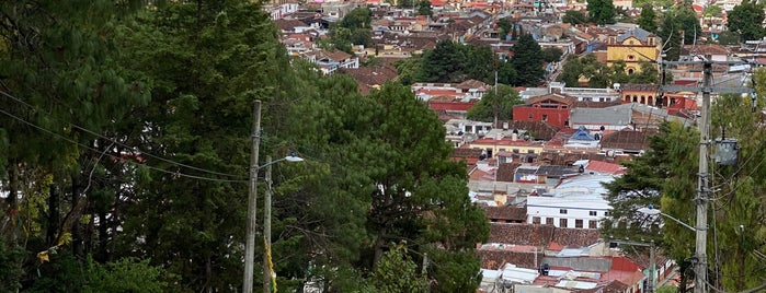 Cerrito de San Cristóbal is one of สถานที่ที่ Alan ถูกใจ.