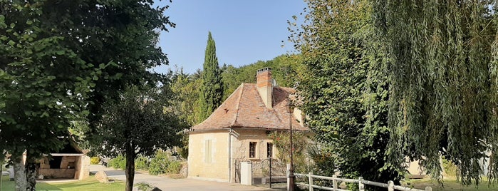 Le Presbytère is one of Campsegret.