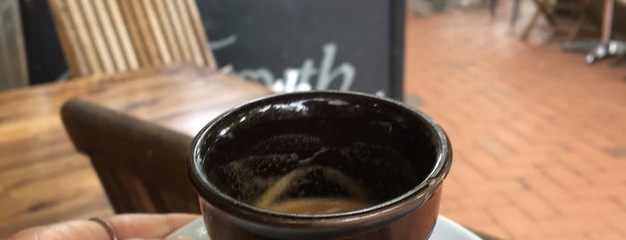 Forsyth Coffee & Tea is one of สถานที่ที่ Alexandra ถูกใจ.