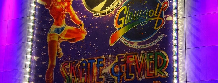 Skate Fever Indoor Rollerdisco is one of Locais curtidos por Stephanie.