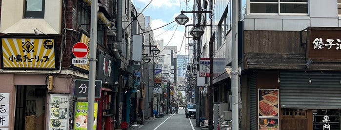 四谷駅前しんみち通り is one of 新宿区.