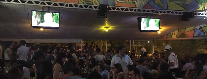 Versão Brasileira Bar & Restaurante is one of Locais salvos.