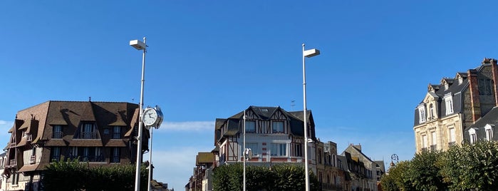 Place Morny is one of Mes endroits préférés à Deauville.