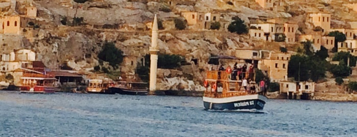 Halfeti Tekne Turu is one of Locais curtidos por Yılmaz.