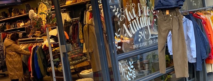 We Are Vintage Kilo Shop is one of AMSTERDAM.