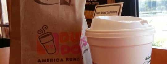 Dunkin' is one of Lugares favoritos de Domma.