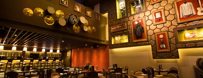 Hard Rock Cafe Gurgaon is one of สถานที่ที่บันทึกไว้ของ Mel.
