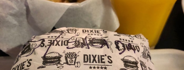 Dixie's Burger is one of Tempat yang Disukai Claudio.