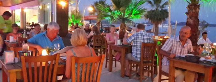 Rokka Beach Restaurant is one of สถานที่ที่บันทึกไว้ของ By B.