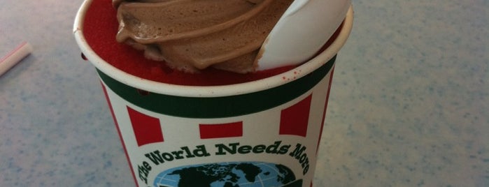 Rita's Italian Ice & Frozen Custard is one of Posti che sono piaciuti a Andy.