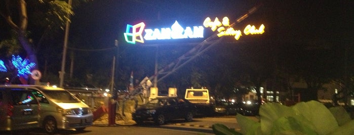 Zam Zam Cafe & Satay Club is one of Len's Belly.