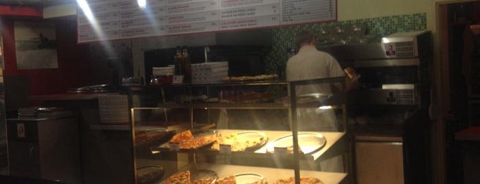 Fresh Point Pizza is one of สถานที่ที่ Linny ถูกใจ.