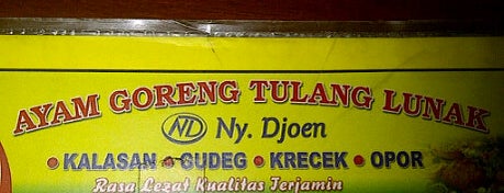 Ayam Goreng Tulang Lunak Ny. Djoen is one of Lieux qui ont plu à Juand.