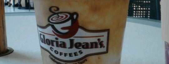 Gloria Jean's Coffees is one of Tempat yang Disukai Kyra.
