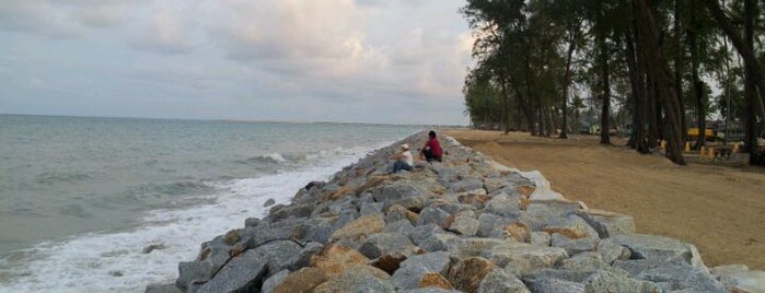 Pantai Tok Jembal is one of Islands & Beaches of Malaysia.