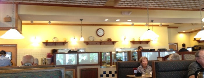 Bob Evans Restaurant is one of Will's Saved Places.