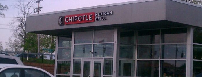 Chipotle Mexican Grill is one of T’s Liked Places.