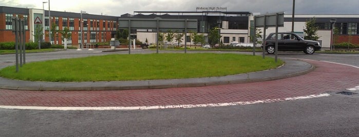 Wallace Roundabout is one of Named Roundabouts in Central Scotland.