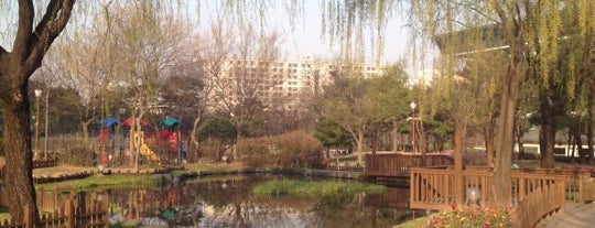 汝矣島公園 is one of Seoul.