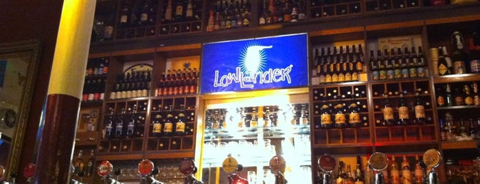 Lowlander Grand Cafe is one of Lugares favoritos de Alexander.