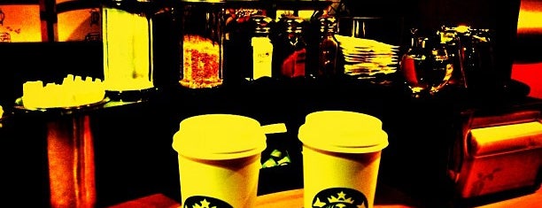 Starbucks is one of 福岡のスターバックス.