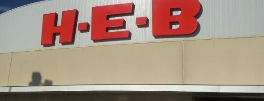 H-E-B is one of Veronicaさんのお気に入りスポット.