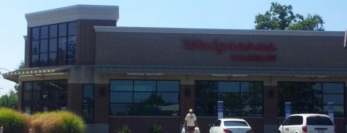 Walgreens is one of Lieux qui ont plu à Kelly.