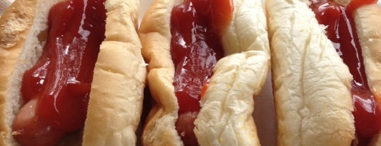 Hot Dog Charlie's is one of Locais salvos de Christopher.
