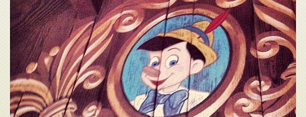 Les Voyages de Pinocchio is one of Disneyland Paris.
