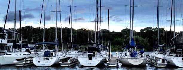 Scott's Landing Marina | A Safe Harbor Marina is one of Posti che sono piaciuti a Katherine.