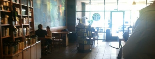 Starbucks is one of Travis 님이 좋아한 장소.