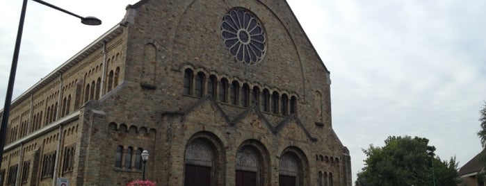 Eglise Notre-Dame des Graces / Kerk van Onze-Lieve-Vrouw van Genade is one of Woluwé-Saint-Pierre, Belgique.