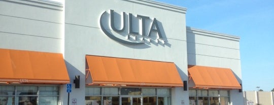 Ulta Beauty – Curbside Pickup Only is one of Locais curtidos por Stephanie.