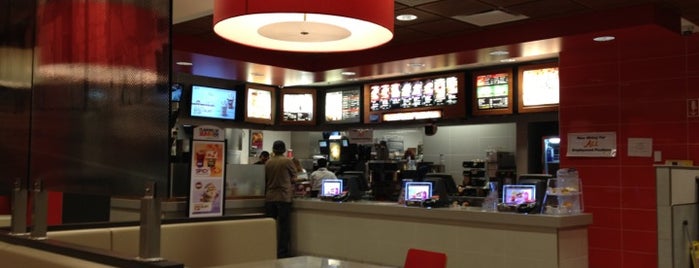 McDonald's is one of Lieux qui ont plu à Soowan.