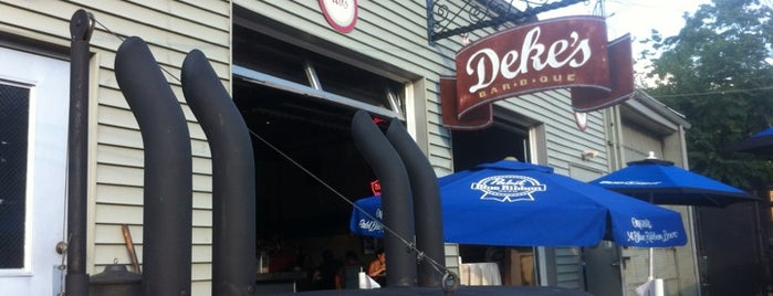 Dekes BBQ Carry- Out & Catg is one of Lieux qui ont plu à Chris.