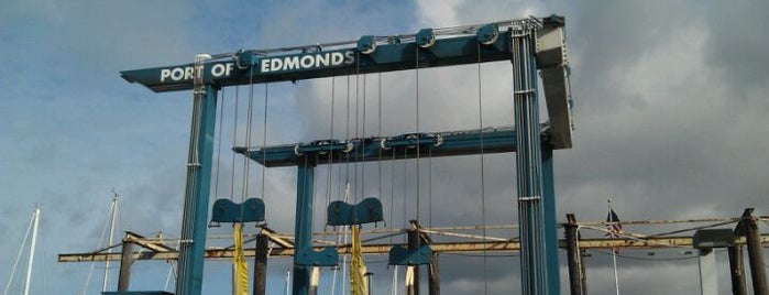 Anthonys Home Port Edmonds is one of Tempat yang Disukai Maximum.