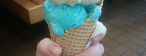 Braum's Ice Cream & Dairy Stores is one of Posti che sono piaciuti a Christine.