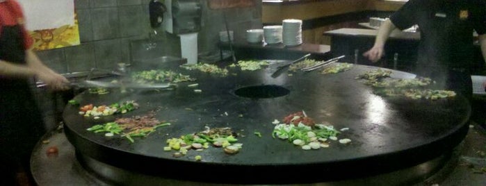bd's Mongolian Grill is one of Barbaraさんのお気に入りスポット.