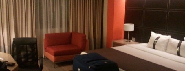 Holiday Inn is one of Tempat yang Disukai Da.