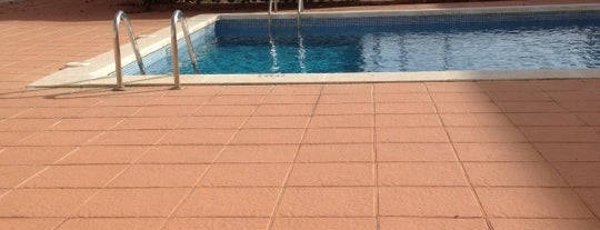 La piscina is one of Locais curtidos por joanpccom.