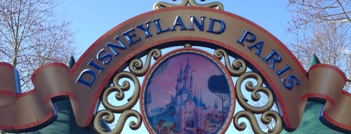 Disneyland Paris is one of Best Children's Entertainment.