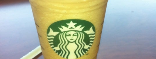 Starbucks is one of Ivonnaさんのお気に入りスポット.