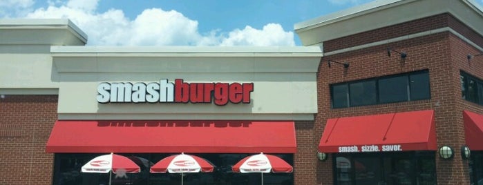 Smashburger is one of Tempat yang Disukai CharlotteSteve.