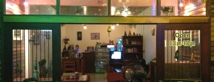 Ta's Café & Crunchies is one of สถานที่ที่บันทึกไว้ของ Ayna.