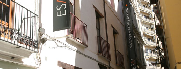 ESAT VALENCIA is one of Design Schools.