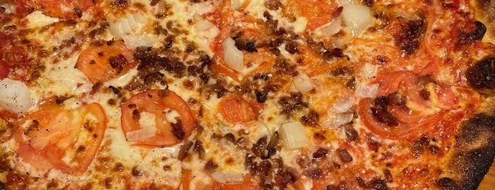 Mango's Wood Fired Pizza Co. is one of New London, CT.