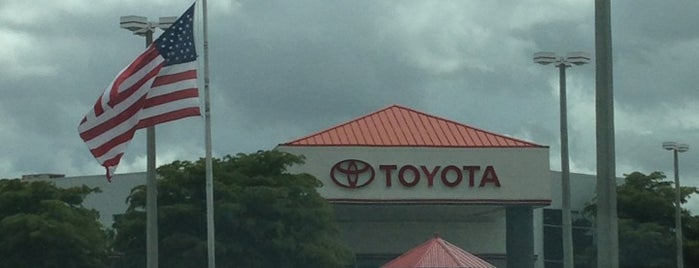 AutoNation Toyota Fort Myers is one of Tempat yang Disukai Christian.
