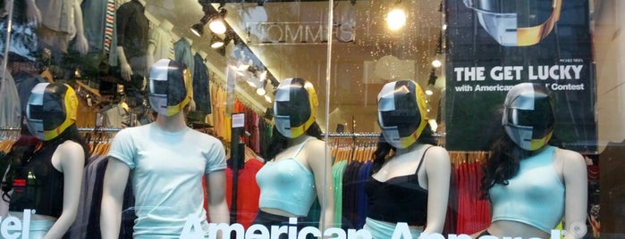 American Apparel is one of Boutique montreal.
